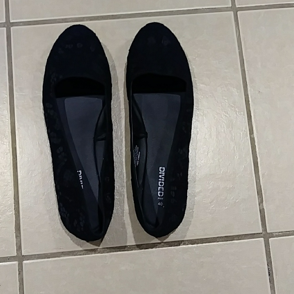 Ballet Flats with Embroidery